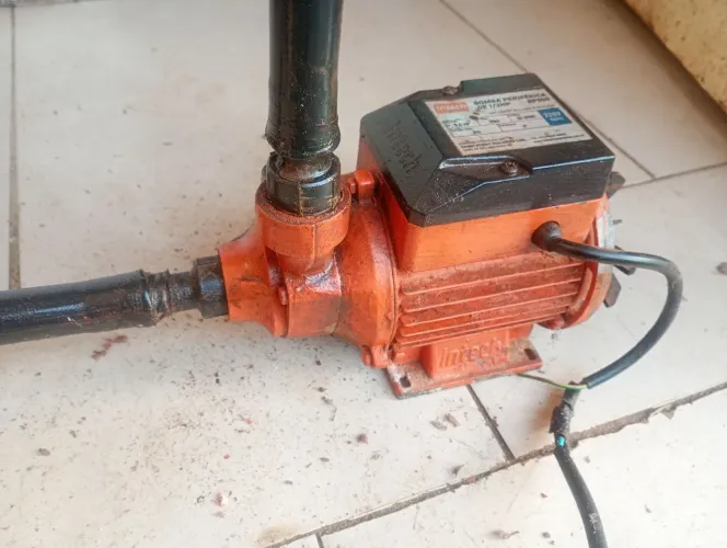 Bomba d?água periférica Intech Machine 1/2 HP<br>Bomba Intech Machine BP500, 1/2 HP, 220V.