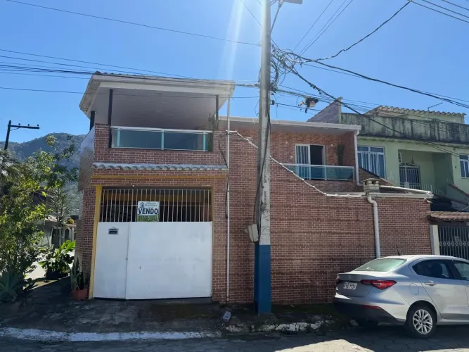 CASA COM 2 PAVIMENTOS A VENDA EM MURIQUI