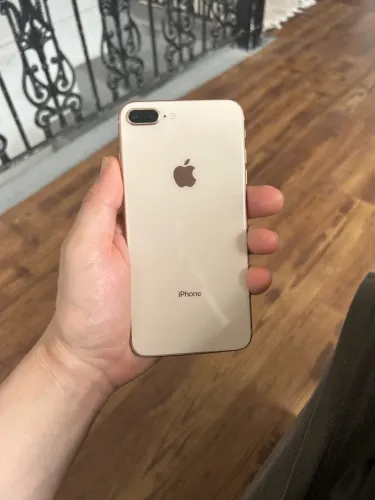 iPhone 8 Plus