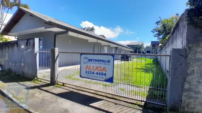 Apartamento com 3 quartos para alugar por R$ 3600.00, 47.00 m2 - MORRO DAS PEDRAS - FLORIA