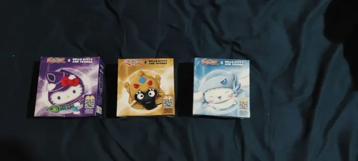 Pelucias Hello Kitty com Yu Gi Oh