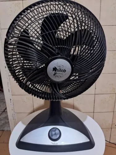 Ventilador de 30 cm , USADO , bem forte , 65,00 , LEIA DESCRIÇÃO .