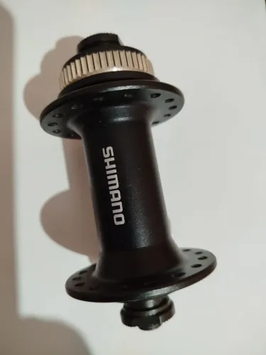 Cubo dianteiro Shimano alívio