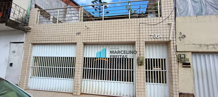 Casa com 3 dormitórios para alugar, 220 m² por R$ 1.800,00/mês - Jardim Iracema - Fortalez