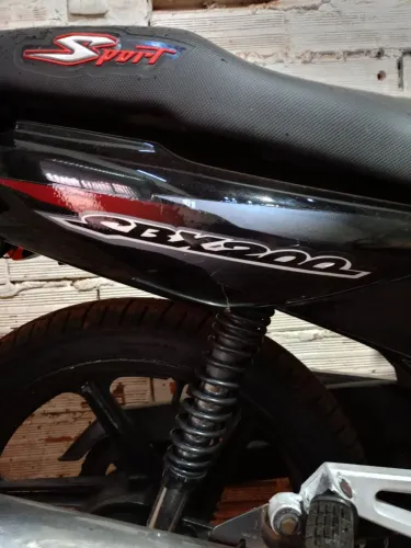 CBX estrada 200 ano 2001