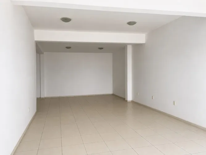 Ponto Comercial 55m² Próximo ao Circuito do São João