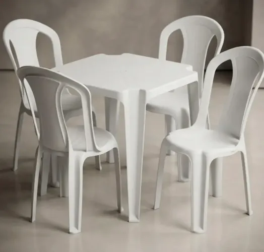 Mesa de Plástico com 4 Cadeiras