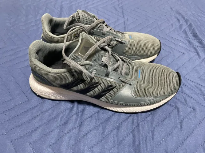tênis para corrida adidas