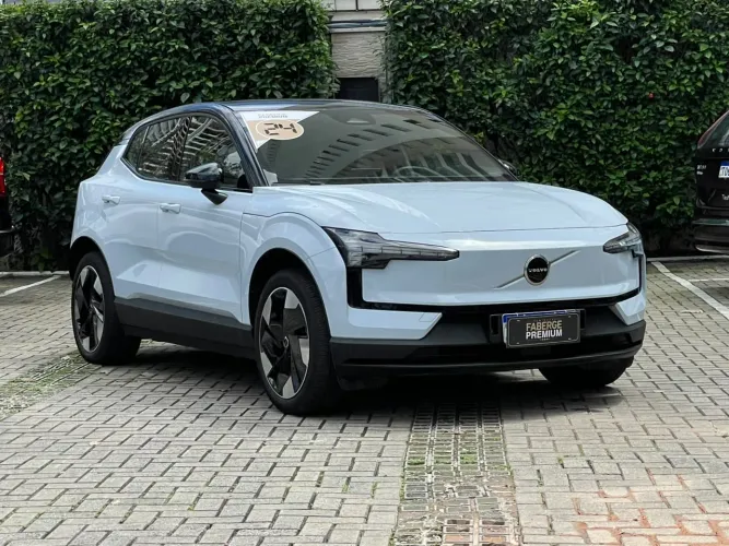 Volvo EX30 E60 Plus (elétrico) 2024