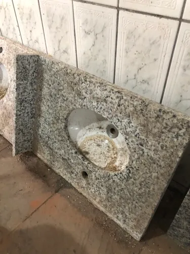 Pia lavatório 68x50 granito