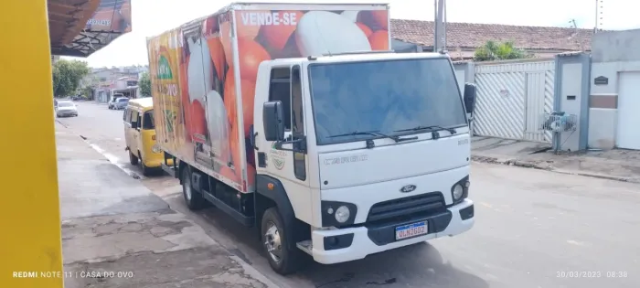 Caminhão FORD CARGO 816s 2015 
