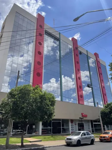 Ótima sala para aluguel no Edifício Blumenpark com 93 m² privativos em Centro - Rolândia