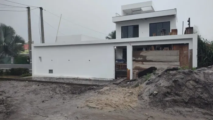 Construtor Júlio com equipe 