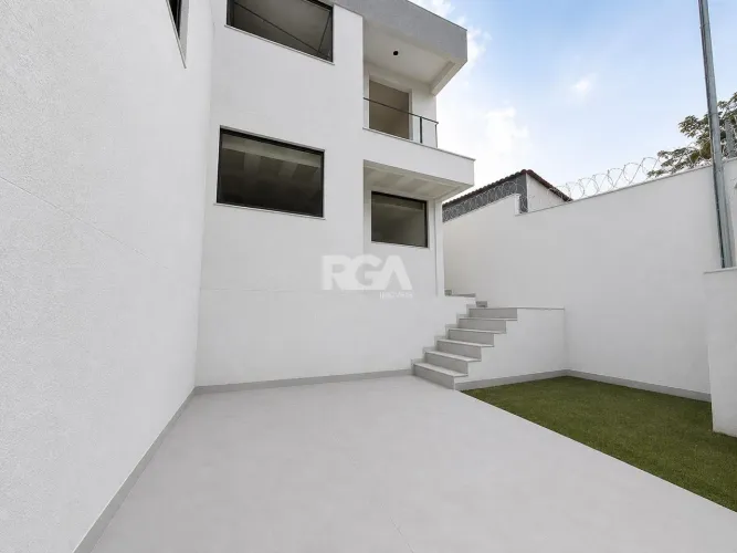CASA GEMINADA COM 3 QUARTOS - 1 SUÍTE - 1 VAGA - BAIRRO LETÍCIA