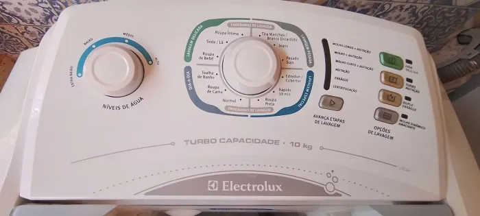 Lavadora de roupas Electrolux 10k