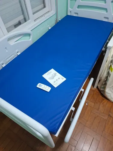 Cama hospitalar motorizada