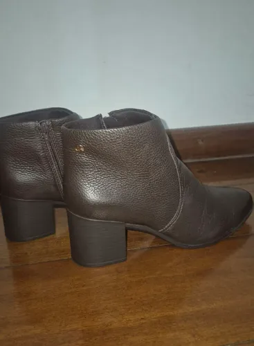 Bota Femina Couro