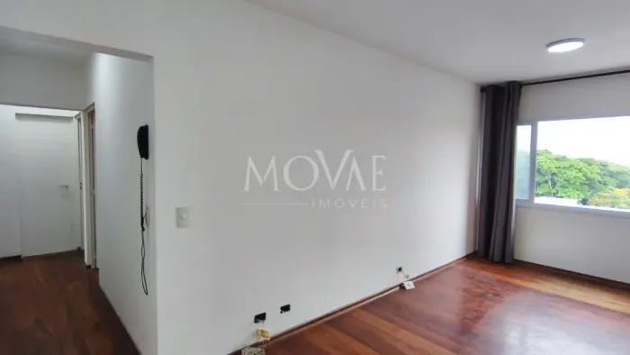 Apartamento 75m² com Vista Livre | Ventilação Cruzada | Piso de Madeira Maciça | 2 Vagas