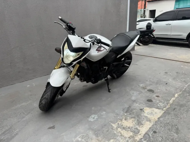 Hornet 2012 muito nova