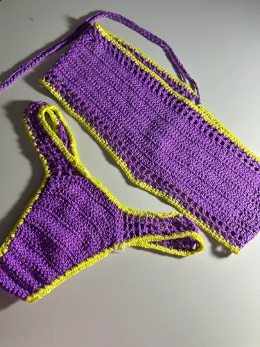 conjunto biquini croche roxo e amarelo