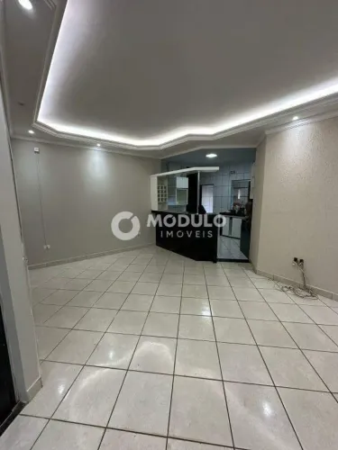 Casa residencial disponível para locação no bairro Santa Rosa.