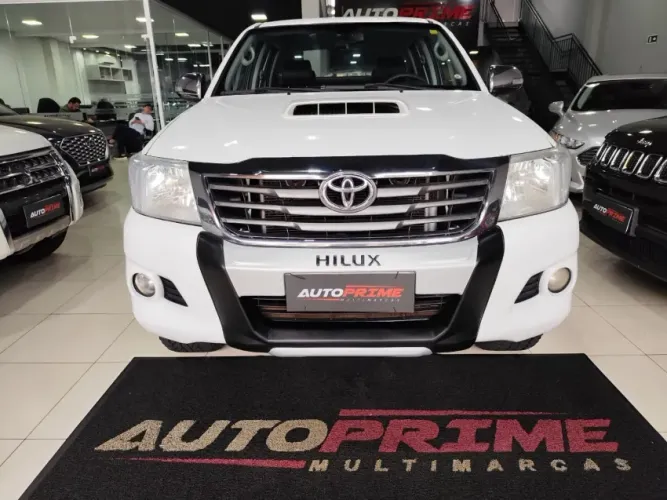 Toyota Hilux CD SRV 4X4 3.0 8V 116cv TB Diesel 2015
