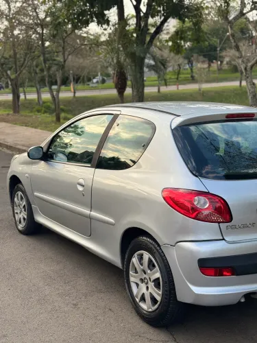 Peugeot 207 XR 1.4 Flex 8V 3P 2009