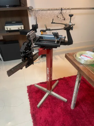 Máquina de encordoar raquete