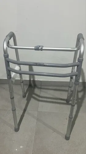 ANDADOR ORTOPÉDICO SEMI NOVO