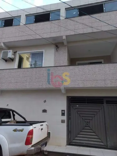 Apartamento com 3/4 no 1º Andar