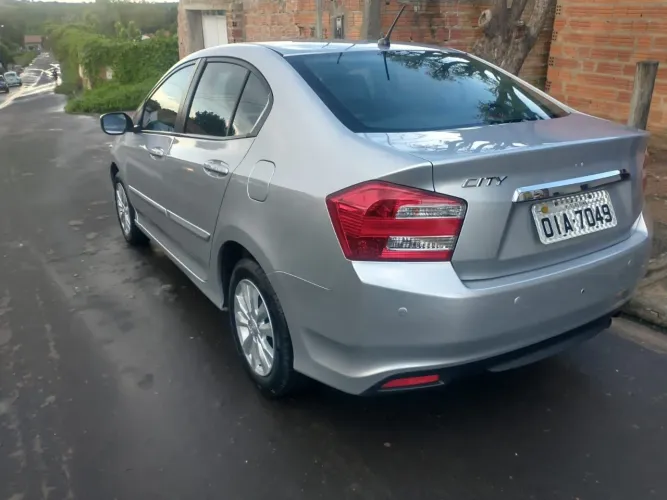 Honda City Sedan LX 1.5 Flex 16V 4P Mec. 2013