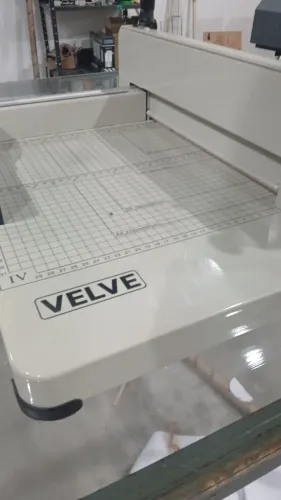Guilhotina semi industrial Velve Corta ate 400 folhas