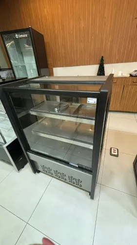 Balcão Estufa 0,80M Polar Preto Platinum PVE 127V - Polar Refrigeração