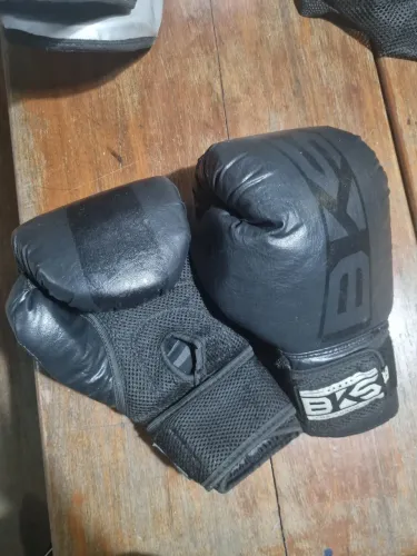 Luvas, bandagens e bag de kickbox