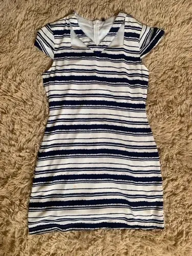 Vestido azul e branco