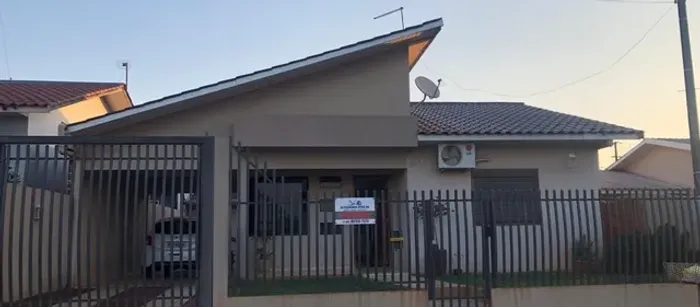 Casa com edícula e 3 quartos