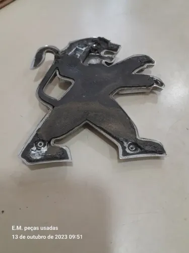 Emblema da tampa traseira Peugeot 308