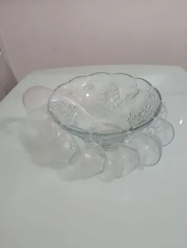 Poncheira de vidro 