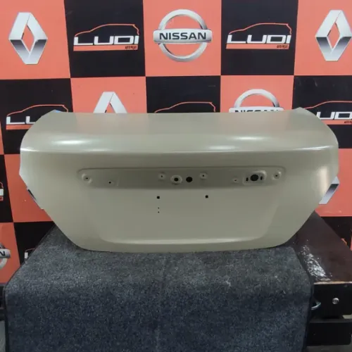 Tampa da Mala Nissan Versa 2011 à 2019