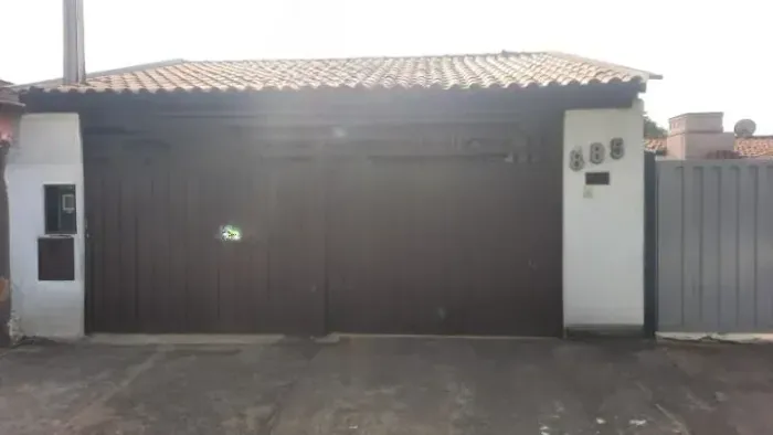 Casa à venda em ótima localização no Centro em Cosmópolis
