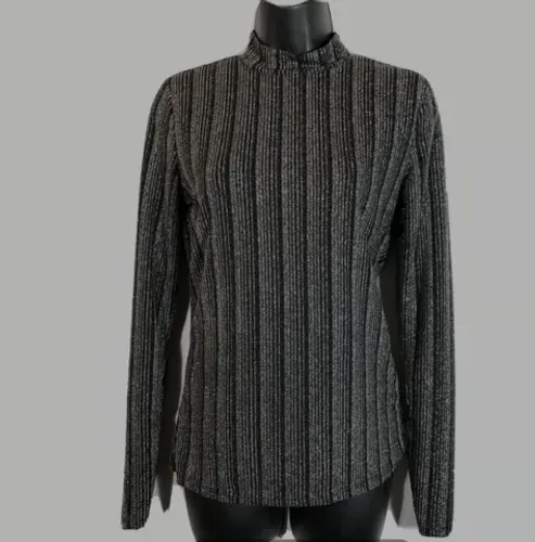 Blusa Guess Shimmer Preto Manga Longa Metálico. Gola Rulê - Nova na Etiqueta