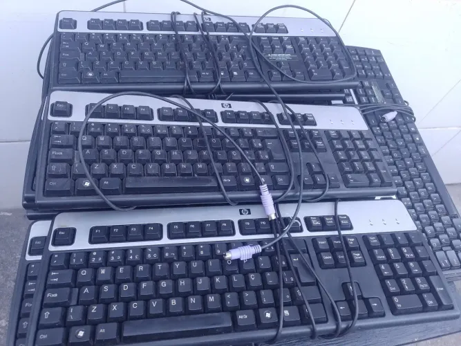 Teclados com Entrada P2
