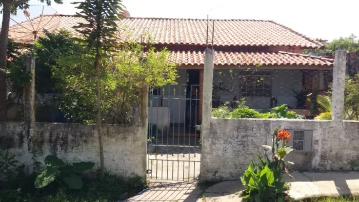 CH257 - Chácara com 1.000m² à venda no Estância Irene, casa 4 dorm. 3 bh. pomar, doc. ok!