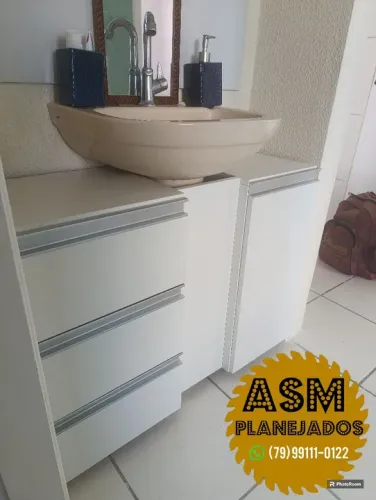 Armário de Banheiro