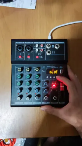 Mesa de som Mixer de audio profissional 4 canais, novo