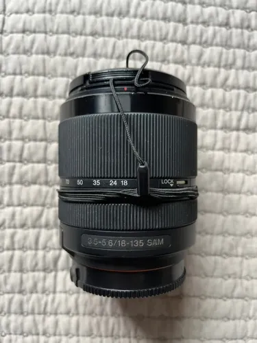 Lente Sony 18-135 / 3.5-5.6 Montagem A-Mount