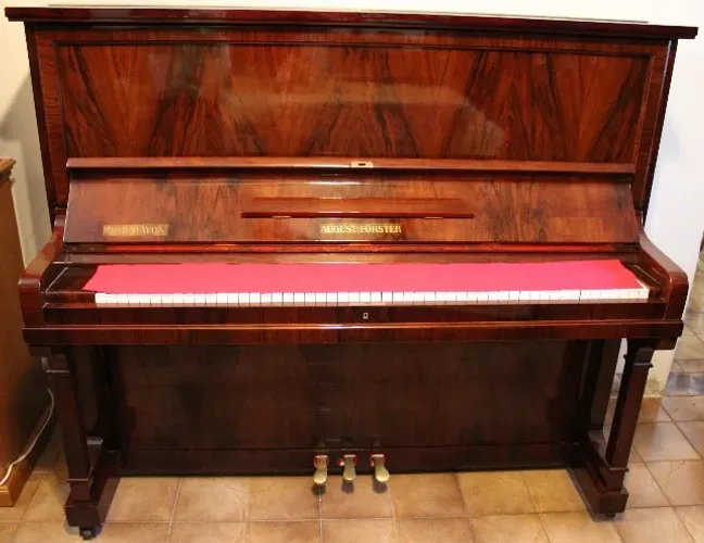 Piano Alemão August Förster