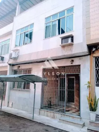 Casa em Condomínio - Triplex / Residencial / Penha