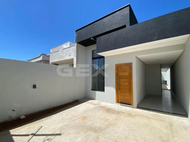 Casa à venda no bairro Santa Rosa, 3 quartos, 1 suíte com closet e 2 vagas.