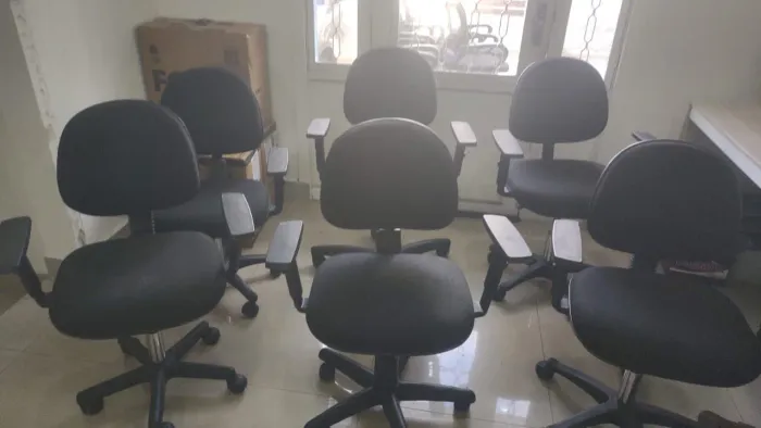 Cadeira de escritório R$220,00 cada